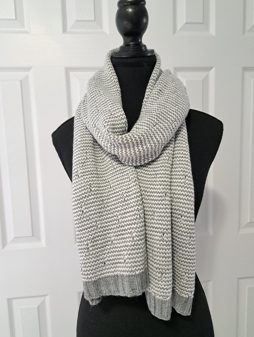 Tommy Hilfiger Knit Scarf Grey White Reversible Soft Cozy Textured Neutral